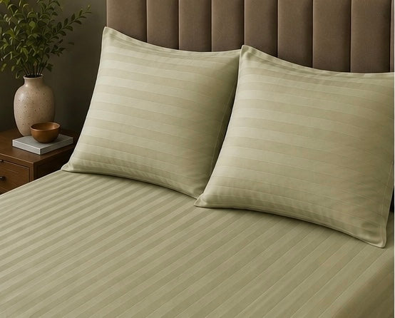 Light Green Microfiber Bedsheet Set - Standard Double Size Bedsheet with 2 Pillow Cover